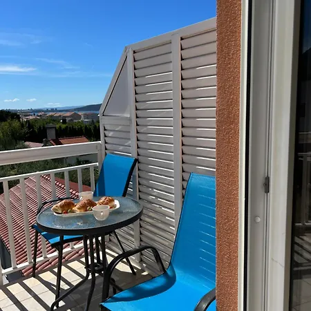 Apartment Boutique In With Pool 2