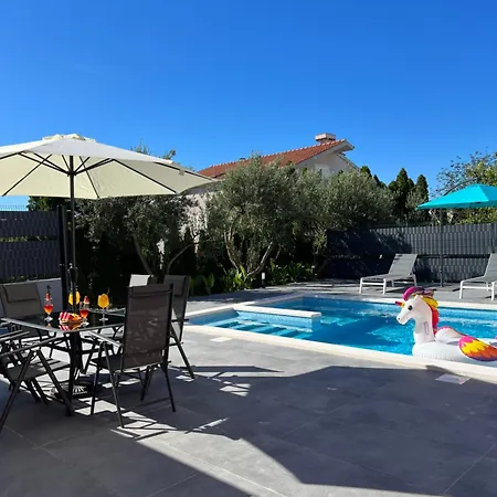 Boutique In With Pool 2 * Kaštela