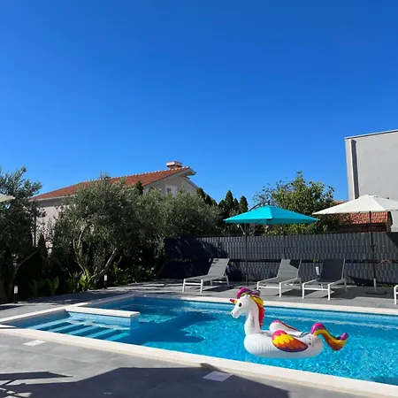 Boutique In With Pool 2 Apartamento